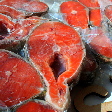 Купить Дикий тихоокеанский лосось: Стейк кижуча с/м во Владивостоке